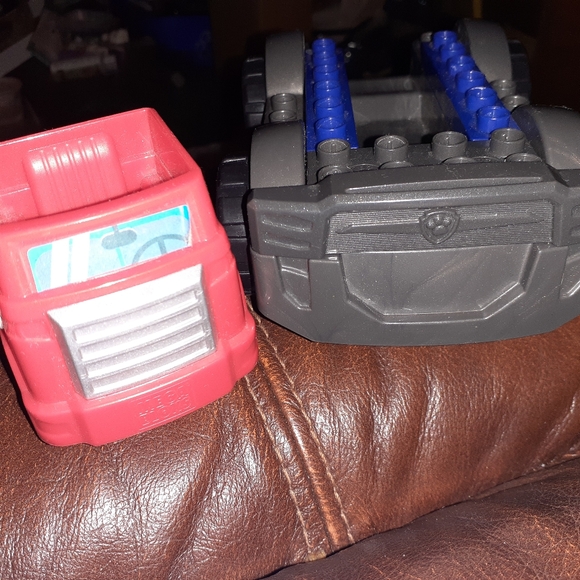 Mega Bloks Vehicle Pair Set - Picture 2 of 16